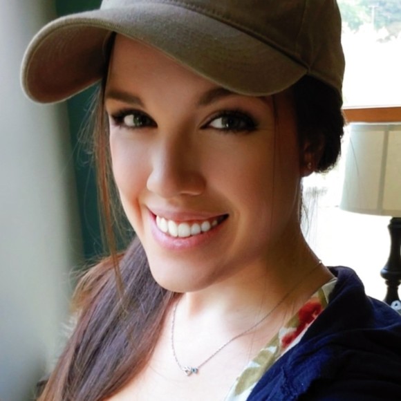 Meet your Posher, Alexis - Picture 1 of 1